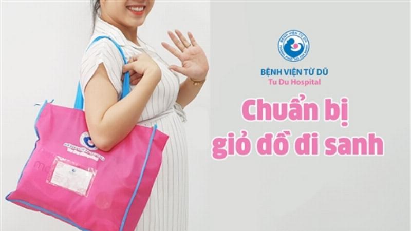 Chuẩn bị đồ đi sinh cho bé: quần áo, tã, khăn, vật dụng cần thiết