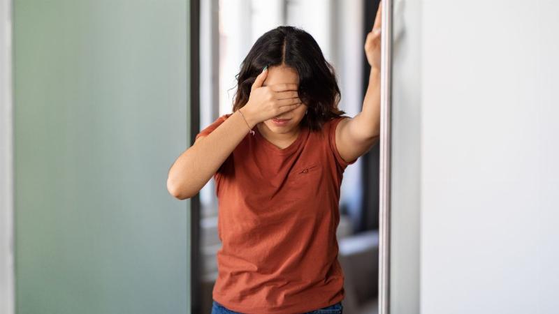 Da xanh xao, móng tay giòn dễ gãy - Dấu hiệu thiếu máu
