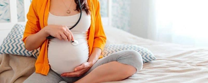 Nhịp tim thai nhi con trai: Sự thật và quan niệm sai lầm