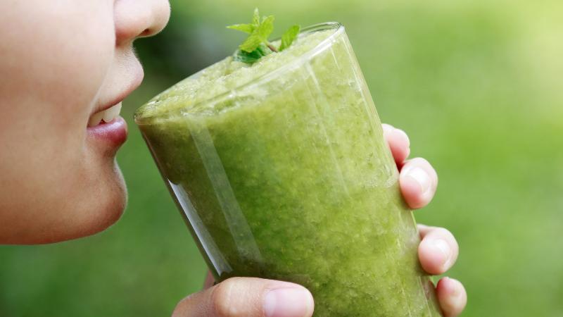 Nước ép rau củ sạch mụn