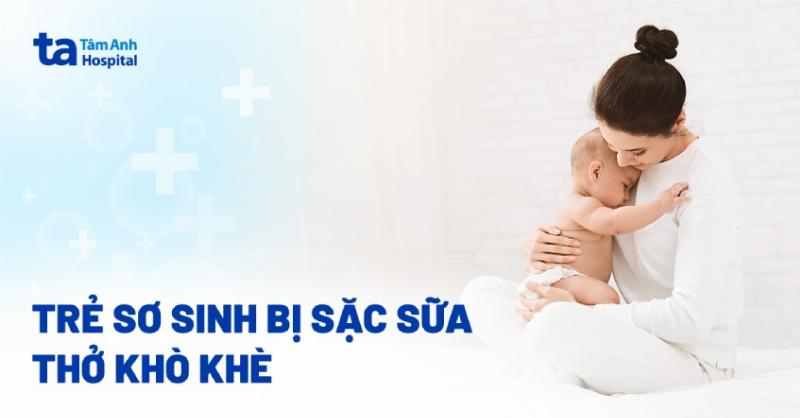 Trẻ sơ sinh thở khò khè khi bú bình - Vỗ lưng cho bé