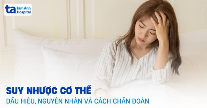 Bác sĩ tư vấn cho bệnh nhân về sức khỏe tổng thể và các dấu hiệu cơ thể