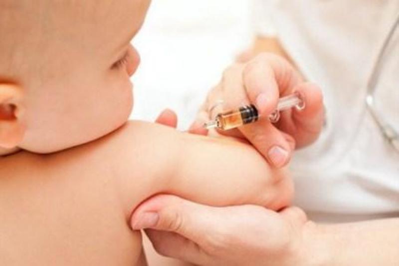 Cách chăm sóc và dỗ dành trẻ em sau khi tiêm phòng sởi