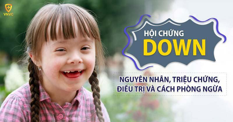 Hình ảnh một chuyên gia y tế (bác sĩ hoặc y tá) đang tư vấn cho mẹ bầu về sức khỏe thai kỳ hoặc kết quả xét nghiệm