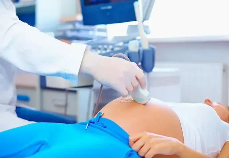 Hình ảnh siêu âm 5D thai nhi giúp thấy rõ nét khuôn mặt và cử động của em bé trong bụng mẹ