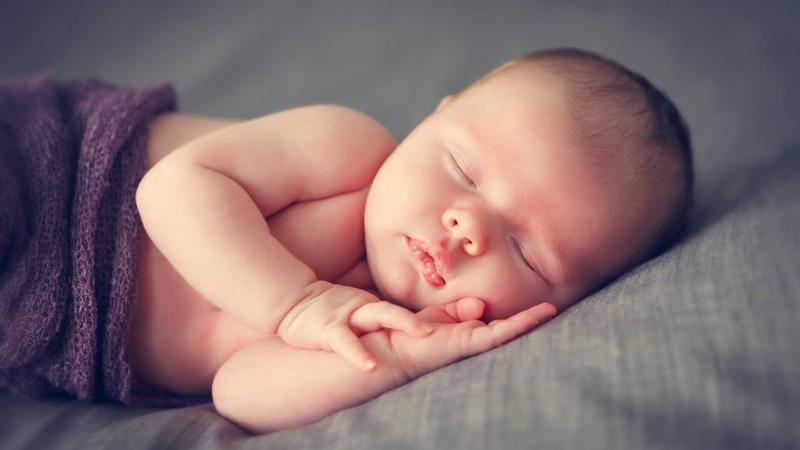 Trẻ 2 Tháng Tuổi Ngủ Xuyên Đêm Có Tốt Không? Chuyên Gia Giải Đáp Chi Tiết